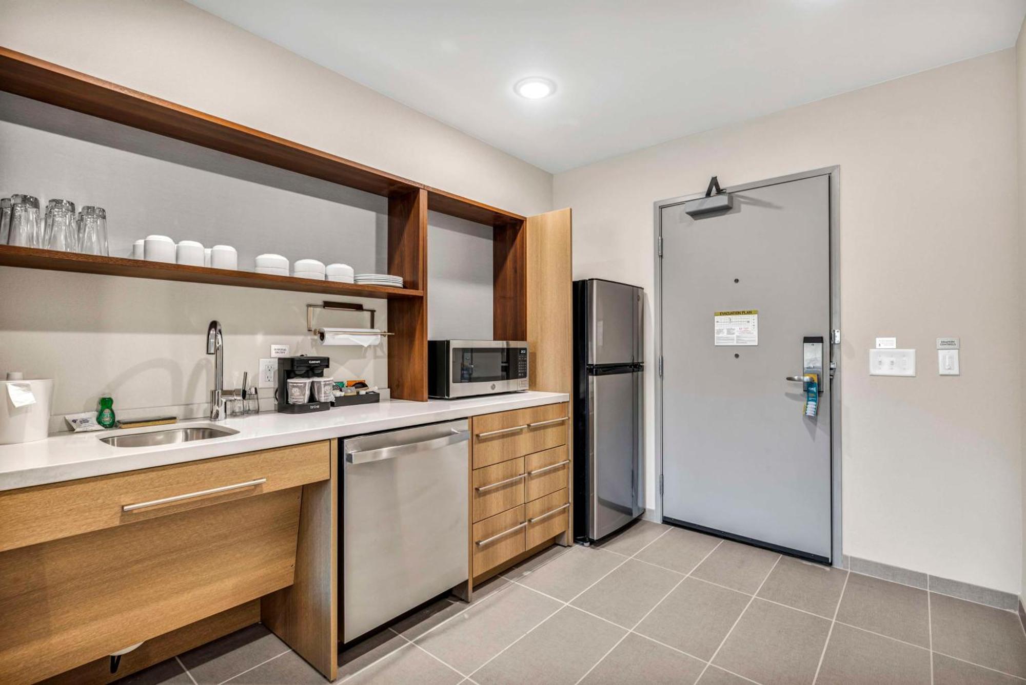 Home2 Suites By Hilton Raleigh West Lenovo Center Екстер'єр фото