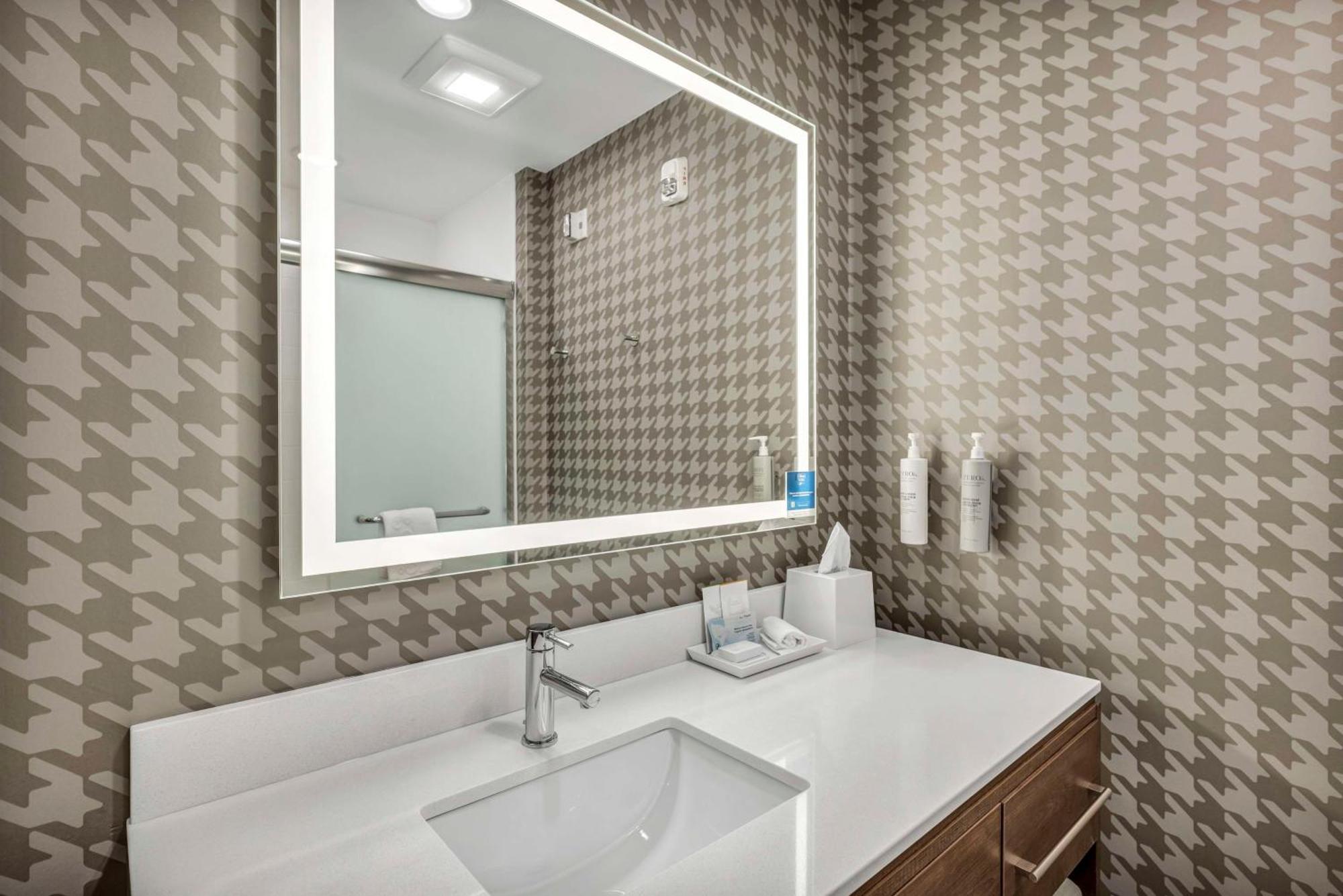 Home2 Suites By Hilton Raleigh West Lenovo Center Екстер'єр фото