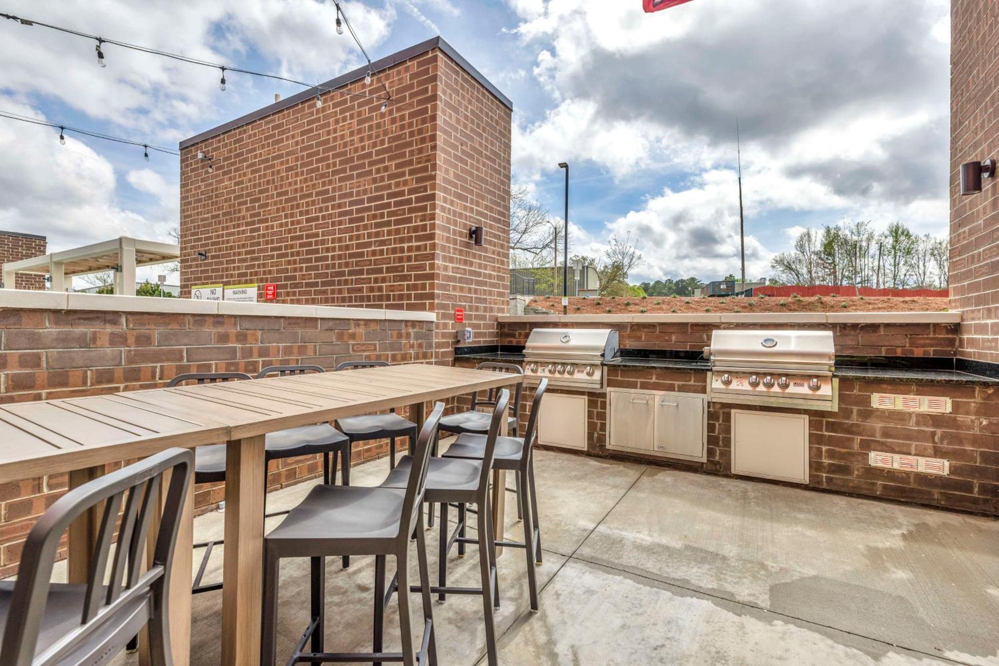Home2 Suites By Hilton Raleigh West Lenovo Center Екстер'єр фото