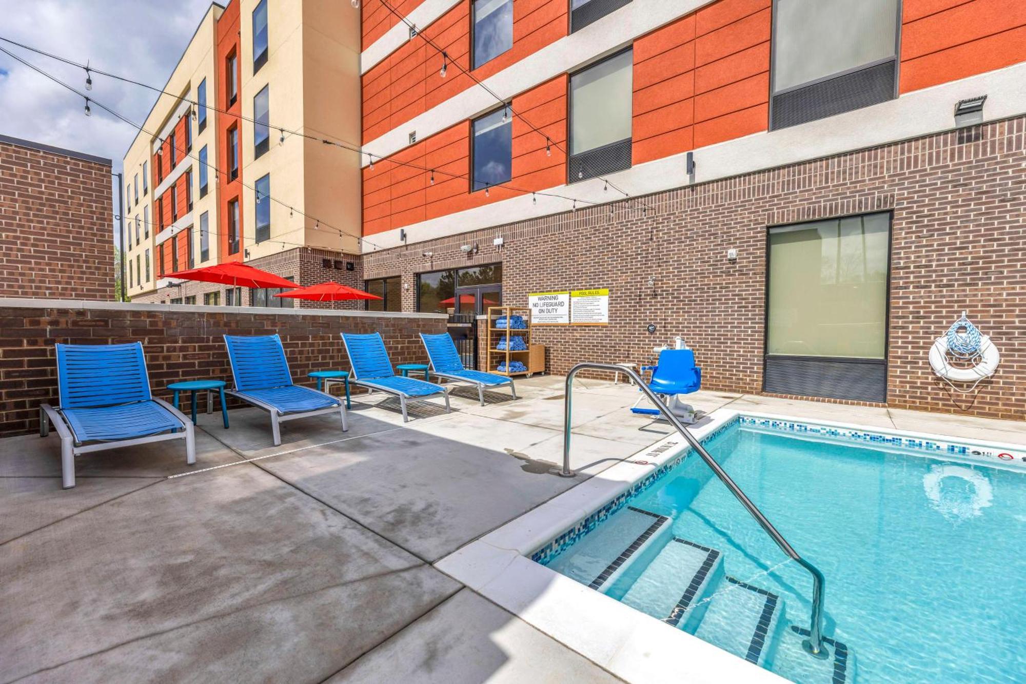 Home2 Suites By Hilton Raleigh West Lenovo Center Екстер'єр фото