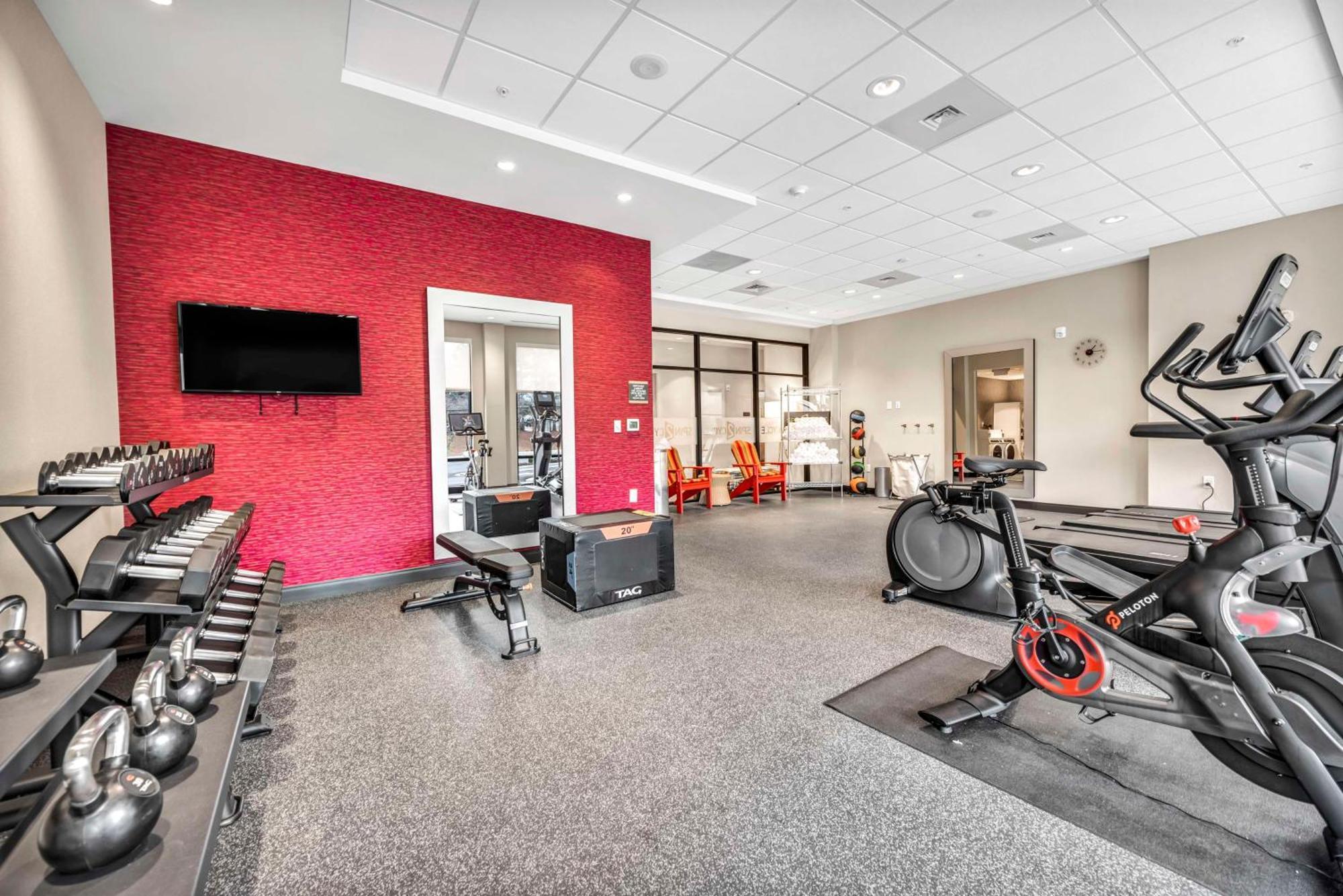 Home2 Suites By Hilton Raleigh West Lenovo Center Екстер'єр фото