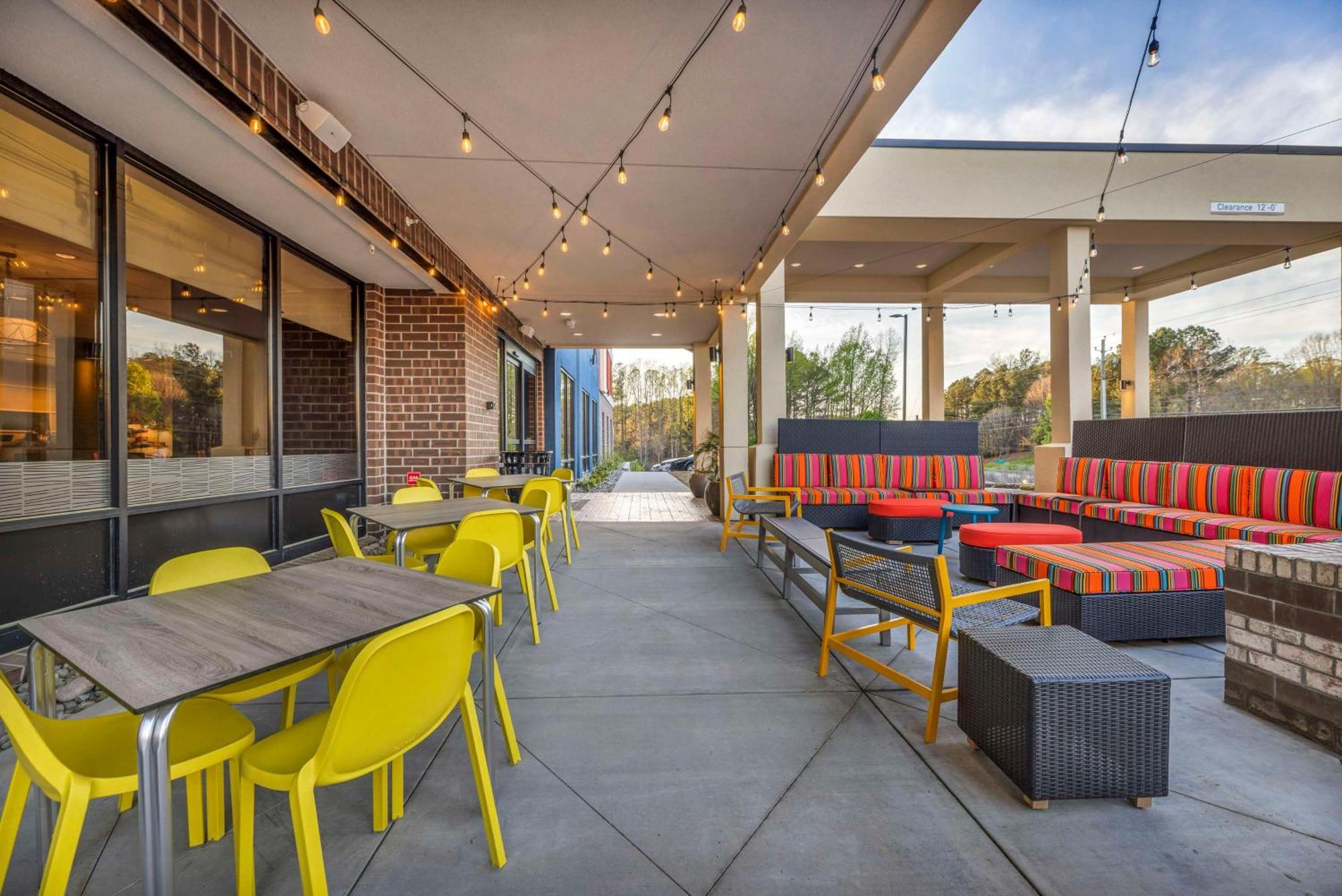 Home2 Suites By Hilton Raleigh West Lenovo Center Екстер'єр фото