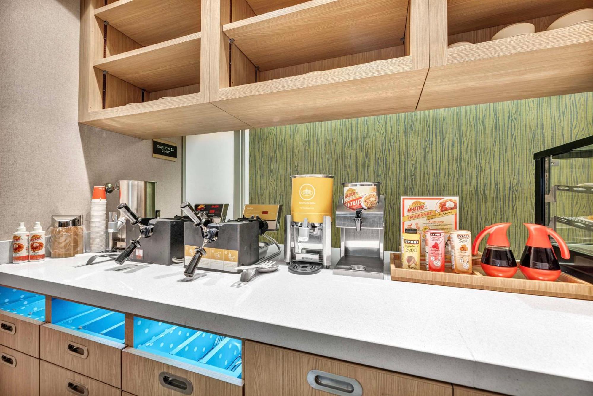 Home2 Suites By Hilton Raleigh West Lenovo Center Екстер'єр фото